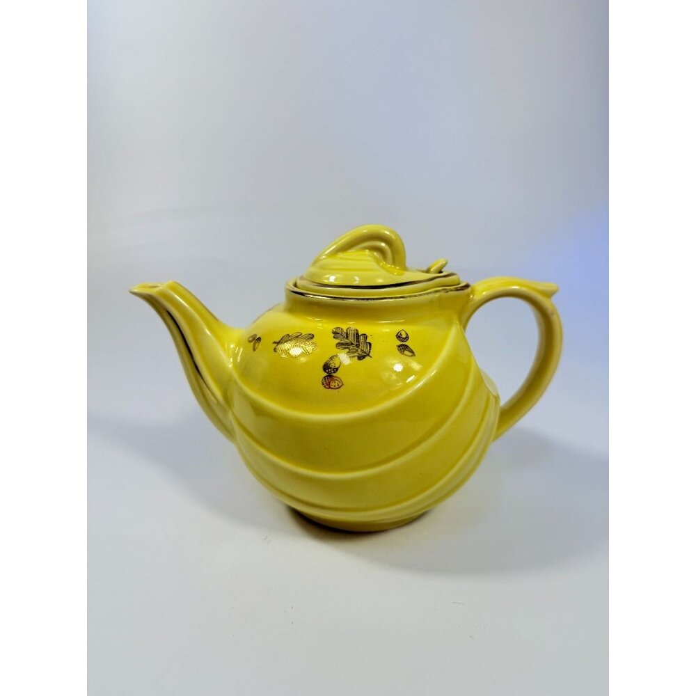 Teapot Hall Vintage #0799 Canary Yellow Gold Trim Leaves & Acorns Hook Lid 6 Cup